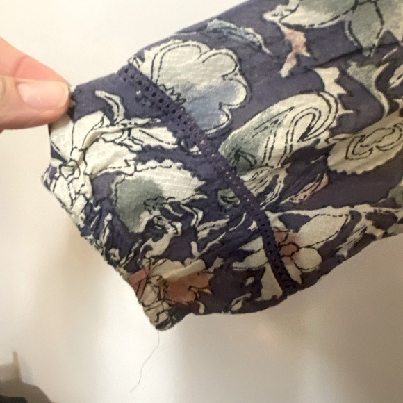 Lucky Brand Blue Fall Floral Shirt Blouse Boho Peasant Women's Size Small - Picture 4 of 13